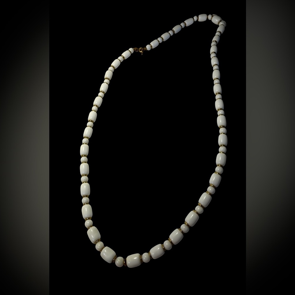 ✨ Vintage Trifari White Bead Necklace with Gold Accents-Key-shaped “T” hangtag